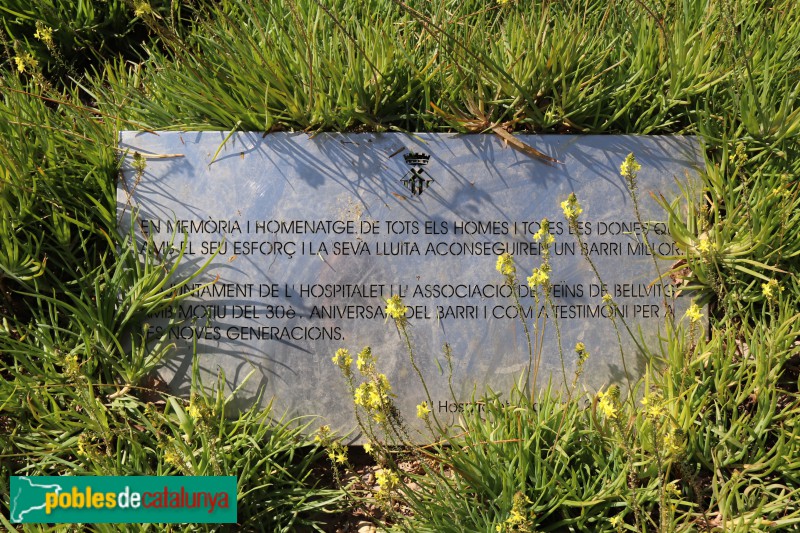 L'Hospitalet de Llobregat - Escultura Conseqüència d'equilibris (Foto: Albert Esteves, 2021) L'Hospitalet de Llobregat - Escultura Conseqüència d'equilibris