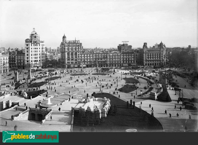 Barcelona - Plaça Catalunya (Foto: <i>Ignasi Canals - Arxiu Fotogràfic Centre Excursionista de Catalunya-</i>, c.1928) Barcelona - Plaça Catalunya