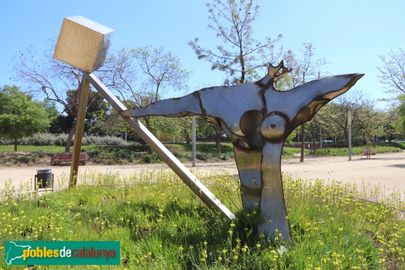 L'Hospitalet de Llobregat - Escultura Conseqüència d'equilibris (Foto: Albert Esteves, 2021) L'Hospitalet de Llobregat - Escultura Conseqüència d'equilibris