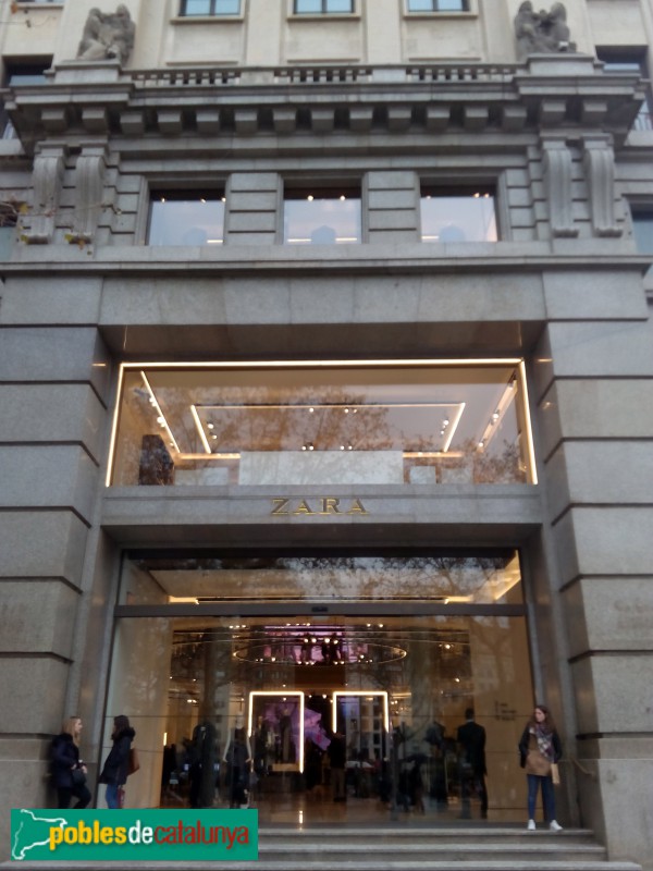 Barcelona - Plaça Catalunya, 5-6 (Foto: Anna Corcoll, 2016) Barcelona - Plaça Catalunya, 5-6