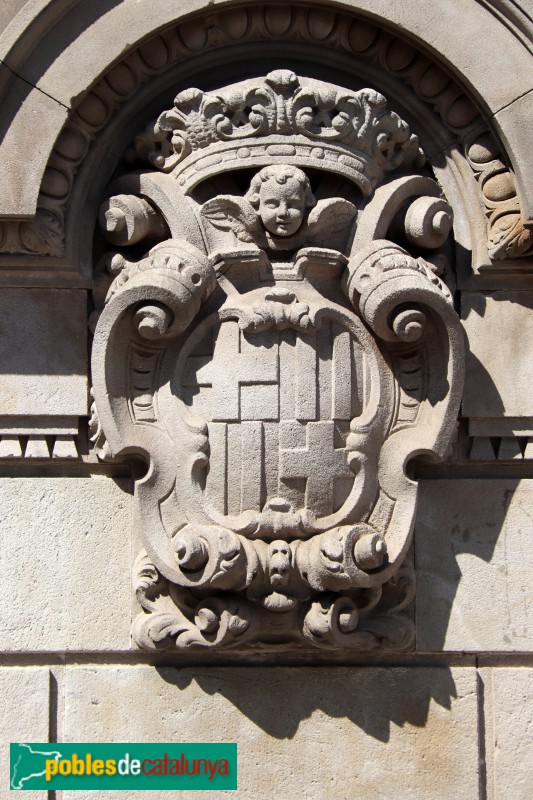 Barcelona - Els sis pilars de la plaça Catalunya (Foto: Albert Esteves, 2021) Barcelona - Els sis pilars de la plaça Catalunya