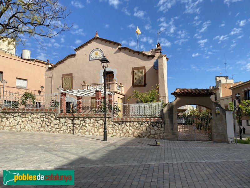 Pallejà - Ca l'Esperanceta de la Plaça (Foto: Albert Esteves, 2021) Pallejà - Ca l'Esperanceta de la Plaça