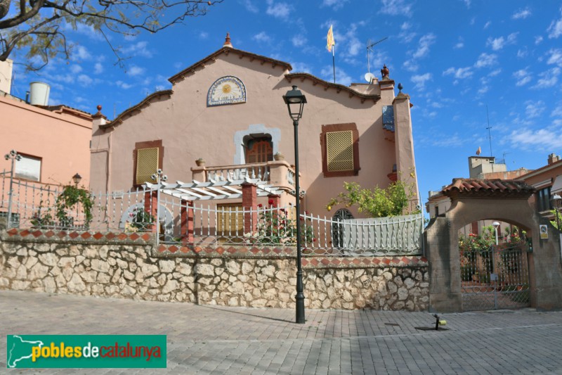 Pallejà - Ca l'Esperanceta de la Plaça (Foto: Albert Esteves, 2021) Pallejà - Ca l'Esperanceta de la Plaça