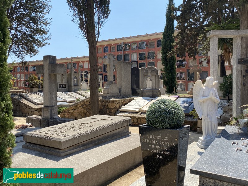 L'Hospitalet de Llobregat - Cementiri de Sants (Foto: Albert Esteves, 2021) L'Hospitalet de Llobregat - Cementiri de Sants