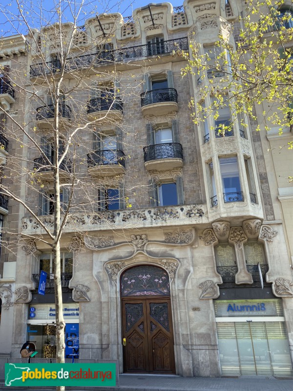 Barcelona - Casa Granell Manresa (Gran Via, 582) (Foto: Albert Esteves, 2021) Barcelona - Casa Granell Manresa (Gran Via, 582)