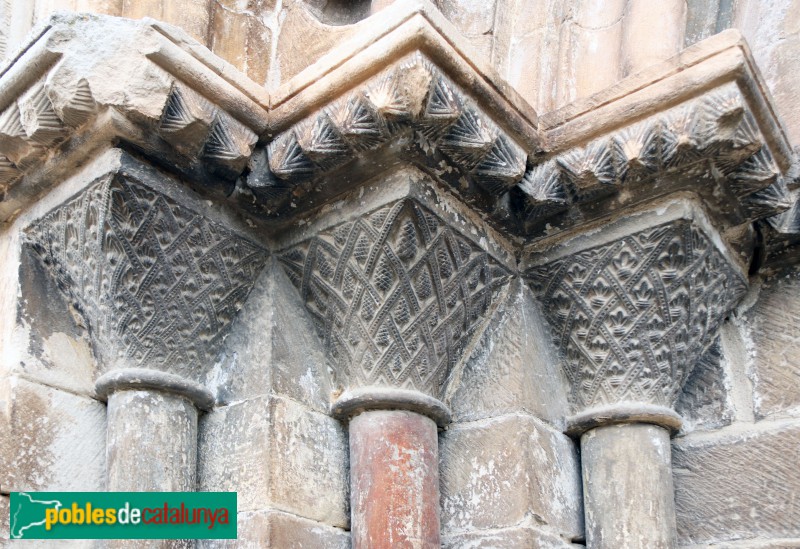 Vinaixa - Església de Sant Joan Baptista. Portada (Foto: Albert Esteves, 2021) Vinaixa - Església de Sant Joan Baptista. Portada