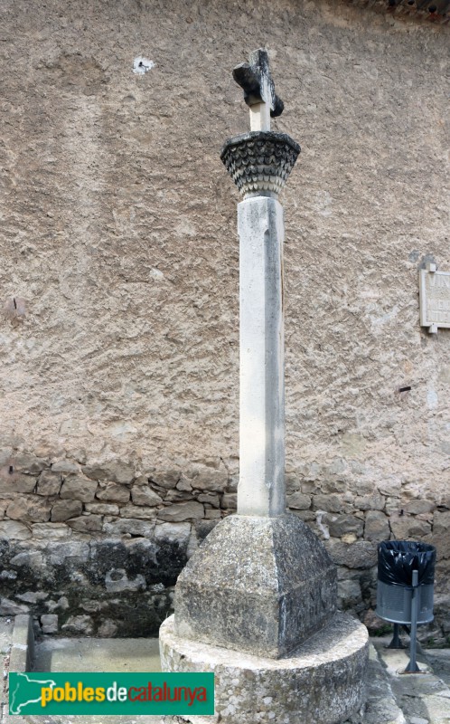 Vinaixa - Creu de la plaça de l'Església (Foto: Albert Esteves, 2021) Vinaixa - Creu de la plaça de l'Església