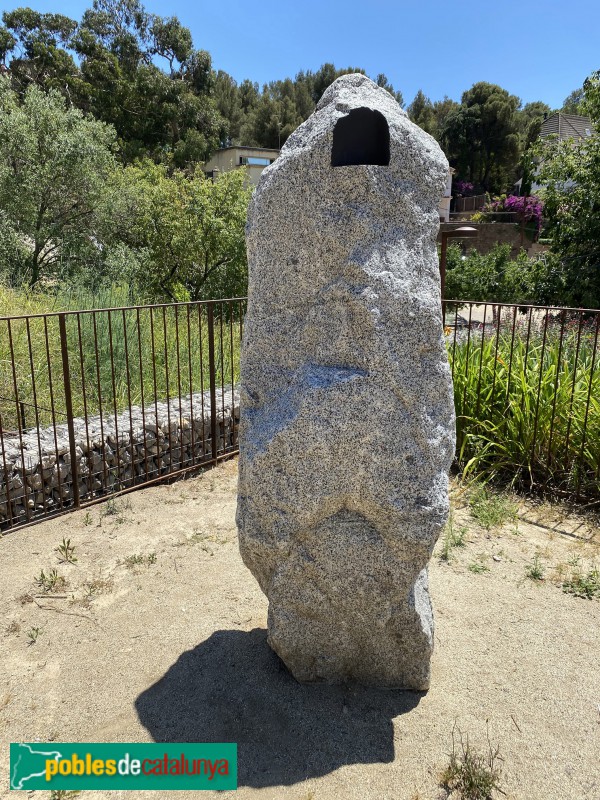 Sant Just Desvern - Jardí de Somnis. Sentinella (Foto: Albert Esteves, 2021) Sant Just Desvern - Jardí de Somnis. Sentinella