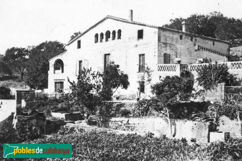 Sant Just Desvern - Can Freixes (Foto: Anònim -Arxiu fotogràfic Centre Excursionista de Catalunya-, inicis segle XX) Sant Just Desvern - Can Freixes