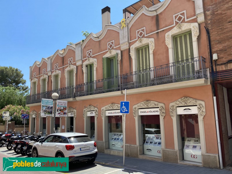 Sant Just Desvern - Cases Oliveras Sopena (Foto: Albert Esteves, 2021) Sant Just Desvern - Cases Oliveras Sopena