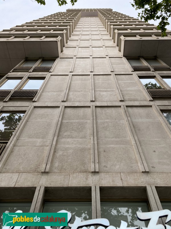 Barcelona - Edifici Talaia (Foto: Albert Esteves, 2021) Barcelona - Edifici Talaia