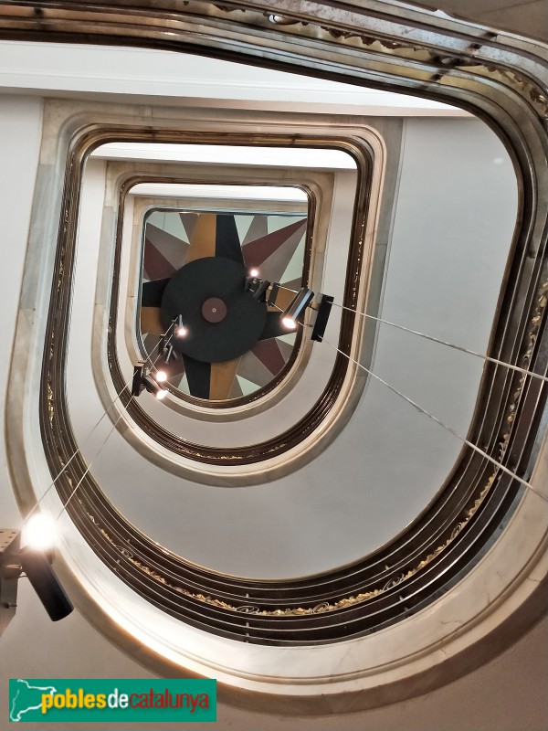 Barcelona - Plaça Catalunya, 5-6 (Foto: Anna Corcoll, 2021) Barcelona - Plaça Catalunya, 5-6