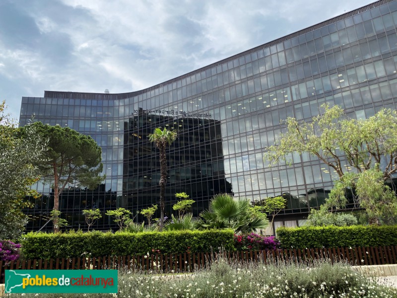 Barcelona - Edifici Catalana Occident (Foto: Albert Esteves, 2021) Barcelona - Edifici Catalana Occident