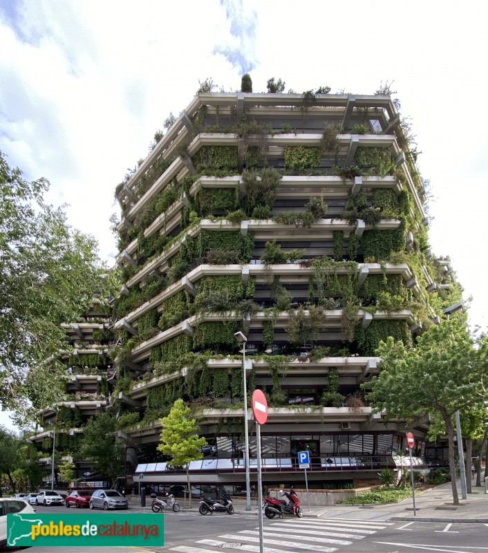 Barcelona - Edifici Banca Catalana (Edifici Planeta) (Foto: Albert Esteves, 2021) Barcelona - Edifici Banca Catalana (Edifici Planeta)