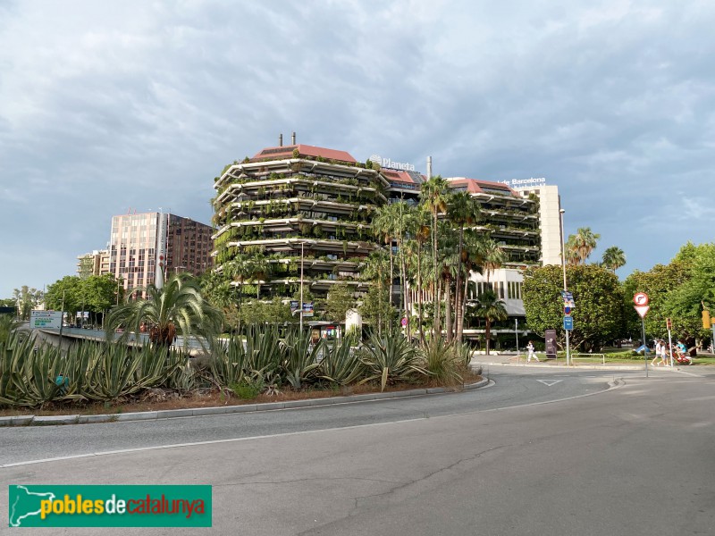 Barcelona - Edifici Banca Catalana (Edifici Planeta) (Foto: Albert Esteves, 2021) Barcelona - Edifici Banca Catalana (Edifici Planeta)