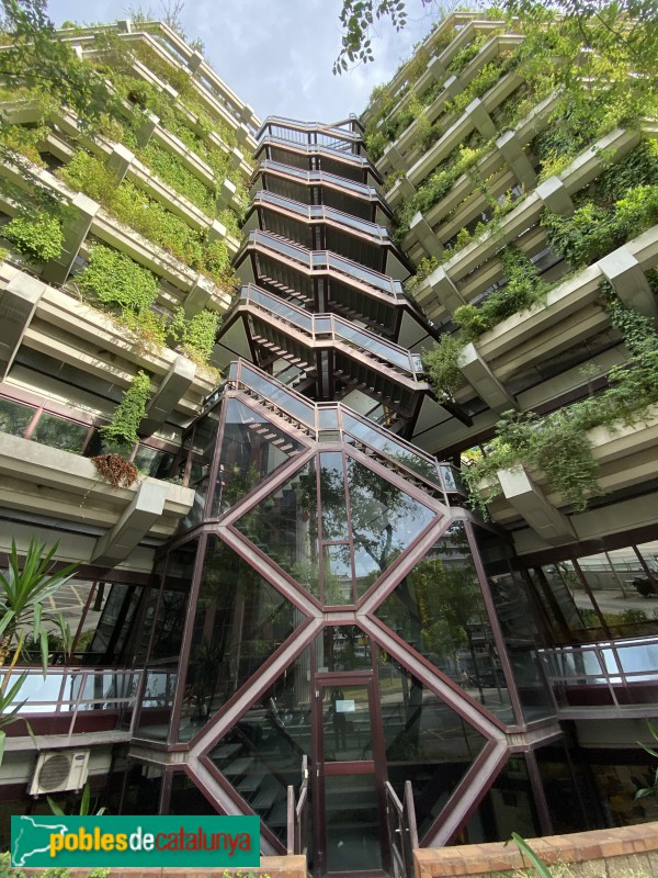 Barcelona - Edifici Banca Catalana (Edifici Planeta) (Foto: Albert Esteves, 2021) Barcelona - Edifici Banca Catalana (Edifici Planeta)