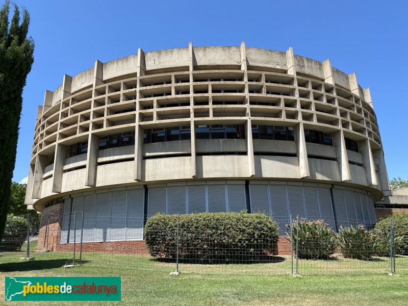 Barcelona - Facultat d'Econòmiques. Biblioteca (Foto: Albert Esteves, 2021) Barcelona - Facultat d'Econòmiques. Biblioteca
