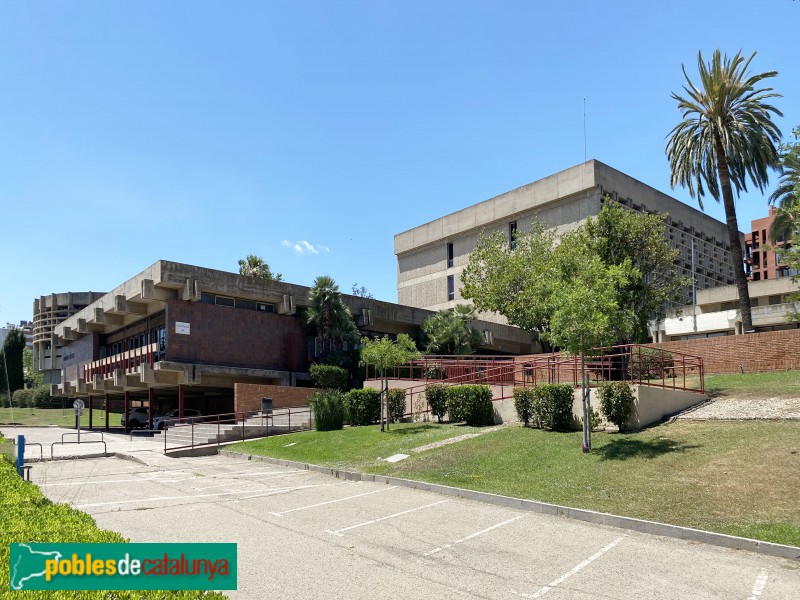 Barcelona - Facultat d'Econòmiques (Foto: Albert Esteves, 2021) Barcelona - Facultat d'Econòmiques