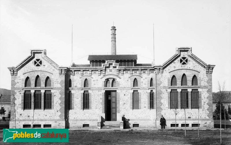 Barcelona - Maternitat. Pavelló Central (Foto: Anònim -Arxiu C.E.C.-, inicis segle XX) Barcelona - Maternitat. Pavelló Central