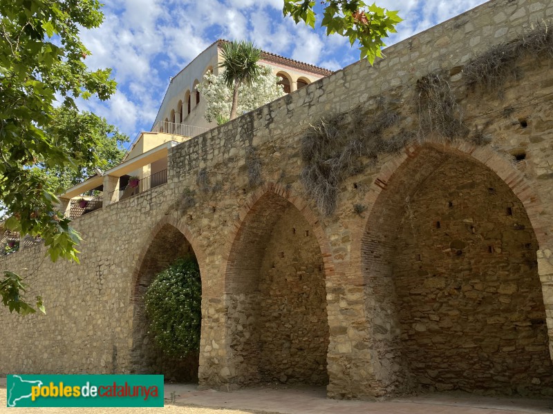 Sant Feliu de Llobregat - Masia de la Gleva o de la Salut (Foto: Albert Esteves, 2021) Sant Feliu de Llobregat - Masia de la Gleva o de la Salut