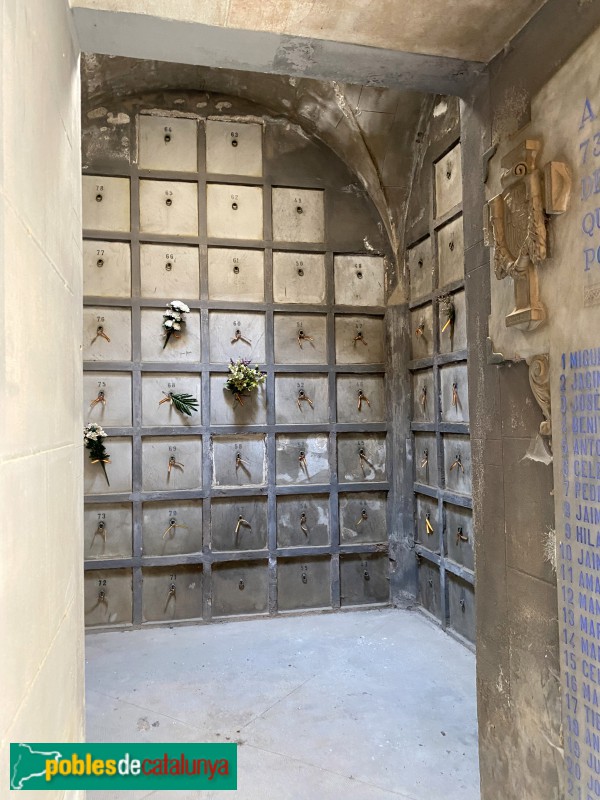 Barcelona - Cementiri de les Corts. Panteó dels repatriats d'ultramar (Foto: Albert Esteves, 2021) Barcelona - Cementiri de les Corts. Panteó dels repatriats d'ultramar