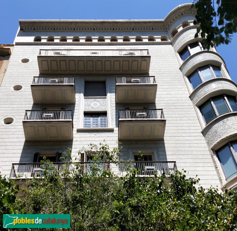 Barcelona - Casa Pericas, carrer Còrsega (Foto: Anna Corcoll, 2020) Barcelona - Casa Pericas, carrer Còrsega