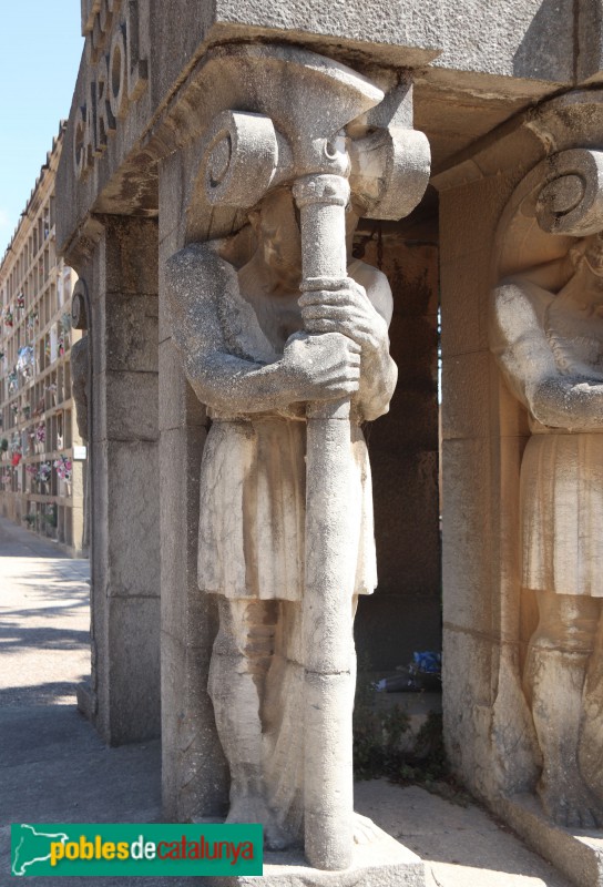 Sabadell - Cementiri. Panteó Joan Carol (Foto: Albert Esteves, 2021) Sabadell - Cementiri. Panteó Joan Carol