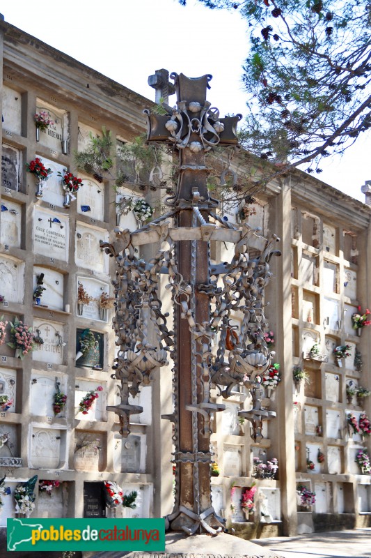 Sabadell - Cementiri. Sepulcre Joaquim Carol (Foto: Albert Esteves, 2021) Sabadell - Cementiri. Sepulcre Joaquim Carol