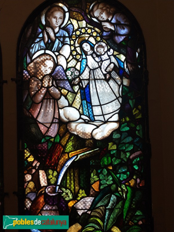 Sabadell - Santuari de la Mare de Déu de la Salut. Vitralls (Foto: Anna Corcoll, 2021) Sabadell - Santuari de la Mare de Déu de la Salut. Vitralls