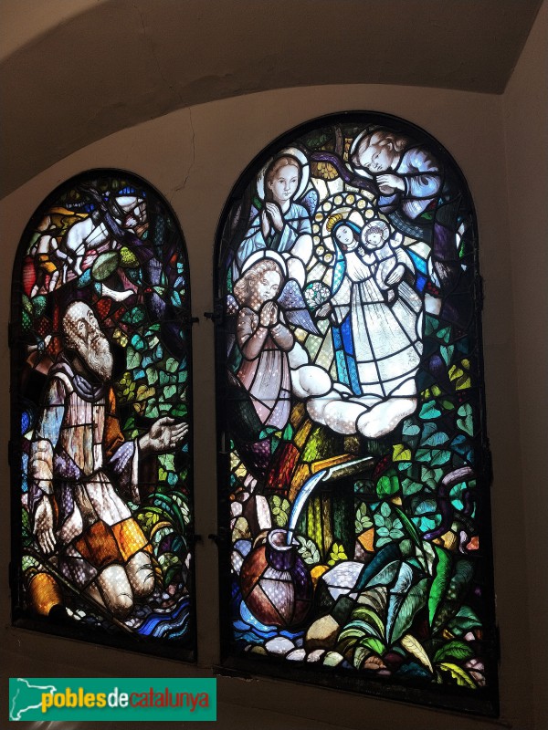 Sabadell - Santuari de la Mare de Déu de la Salut. Vitralls (Foto: Anna Corcoll, 2021) Sabadell - Santuari de la Mare de Déu de la Salut. Vitralls
