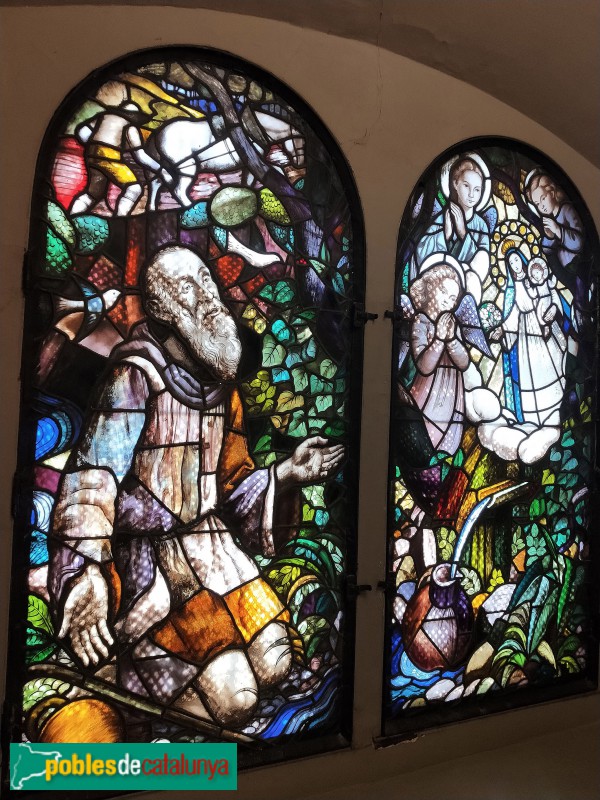 Sabadell - Santuari de la Mare de Déu de la Salut. Vitralls (Foto: Anna Corcoll, 2021) Sabadell - Santuari de la Mare de Déu de la Salut. Vitralls