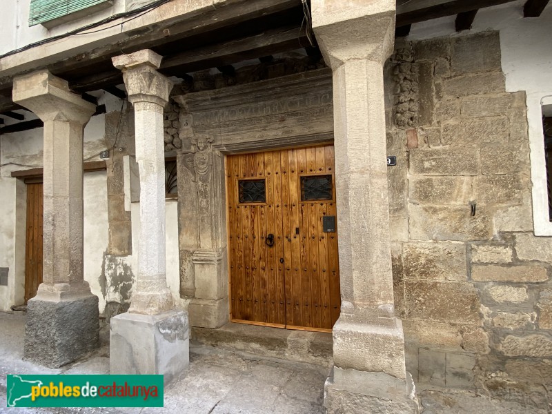 Arbeca - Porxos del carrer Sant Jaume (Foto: Albert Esteves, 2021) Arbeca - Porxos del carrer Sant Jaume