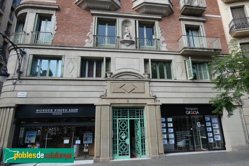 Barcelona - Gran de Gràcia, 1-5 (Foto: Valentí Pons, 2021) Barcelona - Gran de Gràcia, 1-5