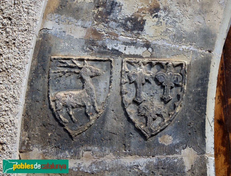 Tortosa - Monestir de Santa Clara. Detall de la porta (Foto: GFreihalter, 2013) Tortosa - Monestir de Santa Clara. Detall de la porta