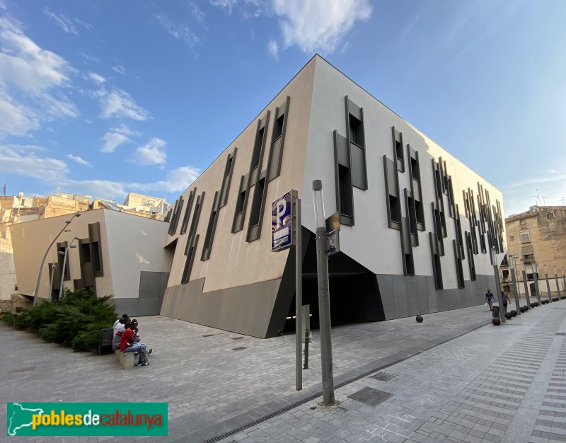 Tortosa - Seu dels Serveis Territorials de la Generalitat (Foto: Albert Esteves, 2021) Tortosa - Seu dels Serveis Territorials de la Generalitat