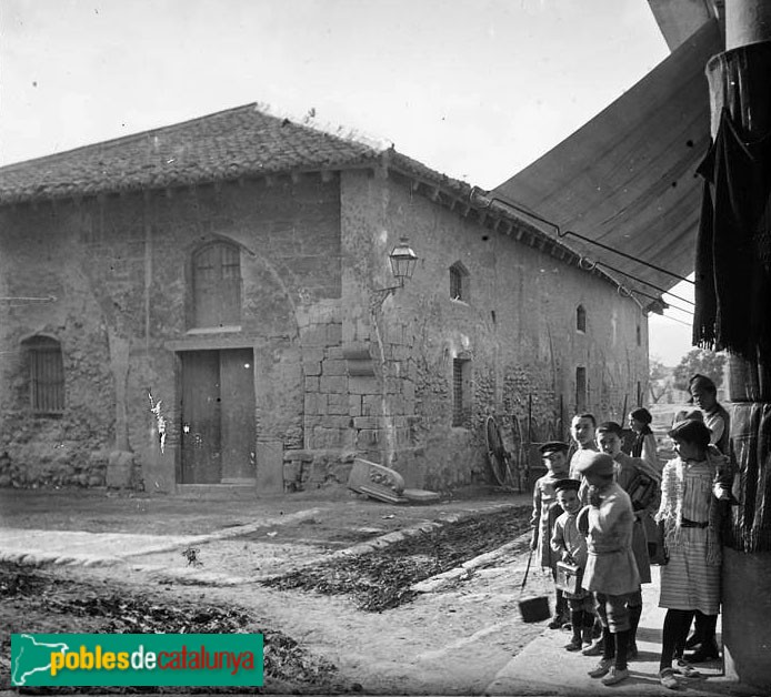 Tortosa - Llotja o Porxo del Blat (Foto: Josep Salvany -Fons Salvany. Biblioteca de Catalunya-, 1914) Tortosa - Llotja o Porxo del Blat