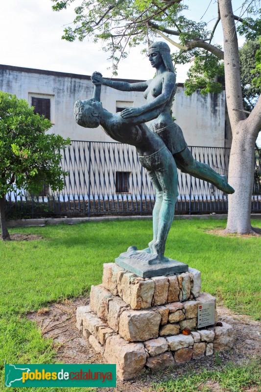 Tortosa - Jardins del Príncep. Escultura <i>El ballet del nou món</i> (Foto: Albert Esteves, 2021) Tortosa - Jardins del Príncep. Escultura <i>El ballet del nou món</i>