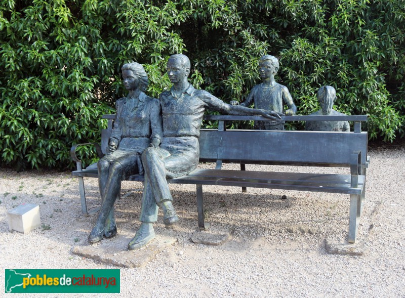 Tortosa - Jardins del Príncep. Escultura <i>La família</i> (Foto: Albert Esteves, 2021) Tortosa - Jardins del Príncep. Escultura <i>La família</i>