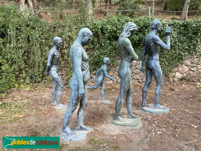 Tortosa - Jardins del Príncep. Escultura <i>El pes de la vida</i> (Foto: Albert Esteves, 2021) Tortosa - Jardins del Príncep. Escultura <i>El pes de la vida</i>