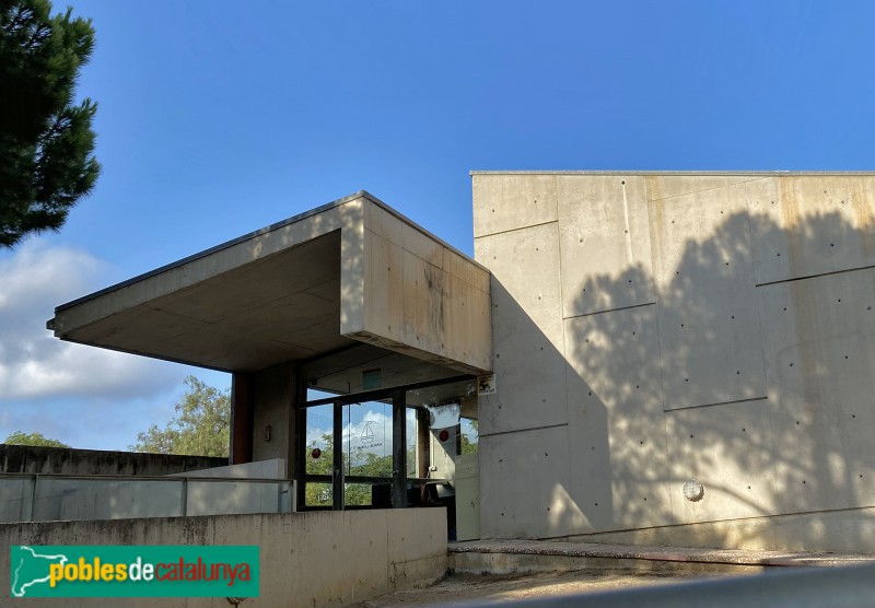 Vilassar de Mar - Escola Vaixell Burriac i Institut Vilatzara (Foto: Albert Esteves, 2021) Vilassar de Mar - Escola Vaixell Burriac i Institut Vilatzara