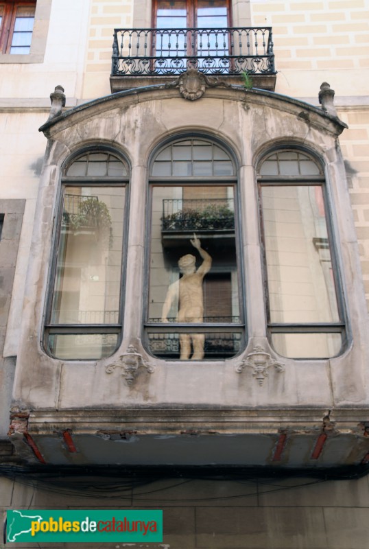 Barcelona - Casa Gomis. Princesa, 16-18 (Foto: Albert Esteves, 2021) Barcelona - Casa Gomis. Princesa, 16-18