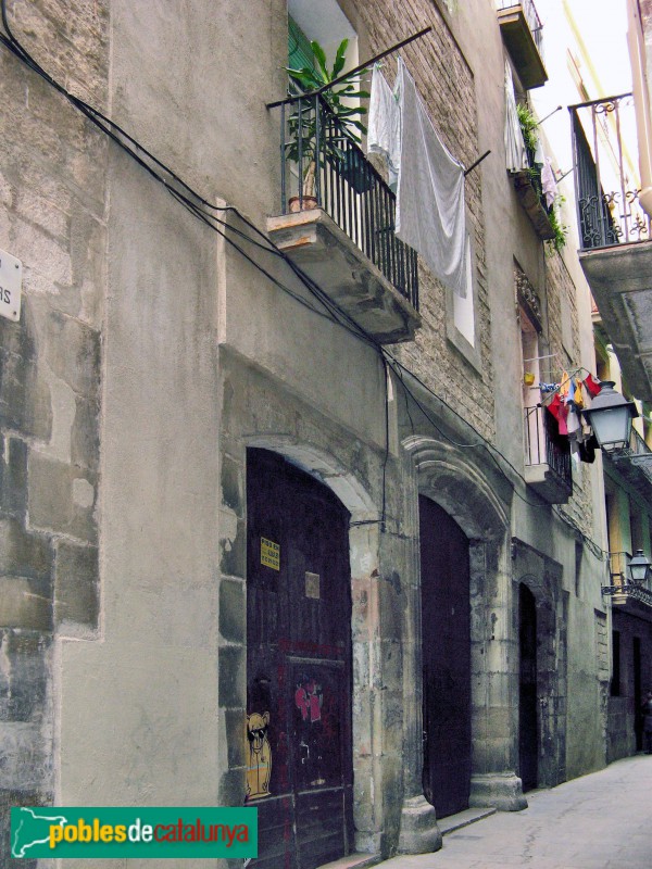 Barcelona - Carrer Mirallers, 9 (Foto: Albert Esteves, 2006) Barcelona - Carrer Mirallers, 9