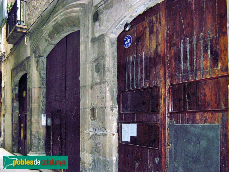 Barcelona - Carrer Mirallers, 9 (Foto: Albert Esteves, 2006) Barcelona - Carrer Mirallers, 9