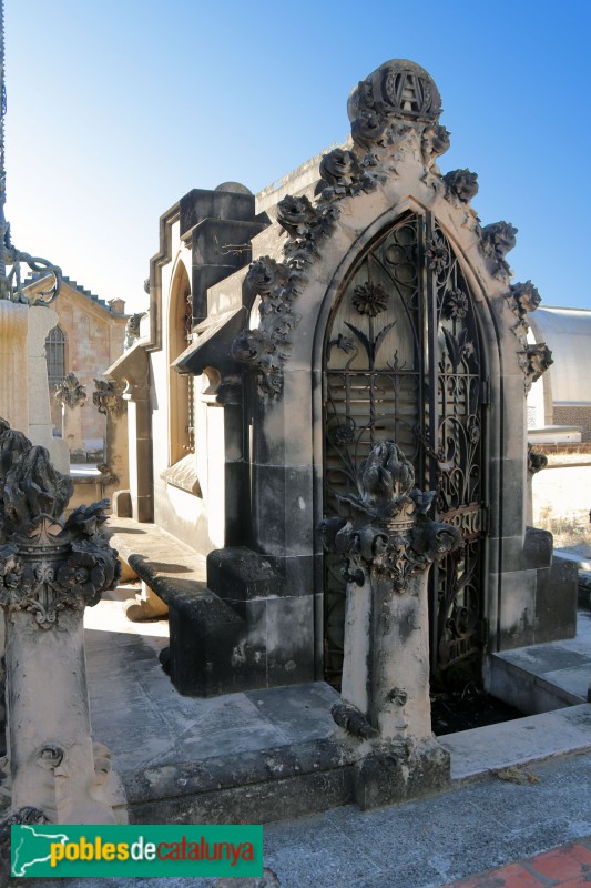 El Masnou - Cementiri. Panteó Pere-Grau Maristany (Foto: Albert Esteves, 2021) El Masnou - Cementiri. Panteó Pere-Grau Maristany