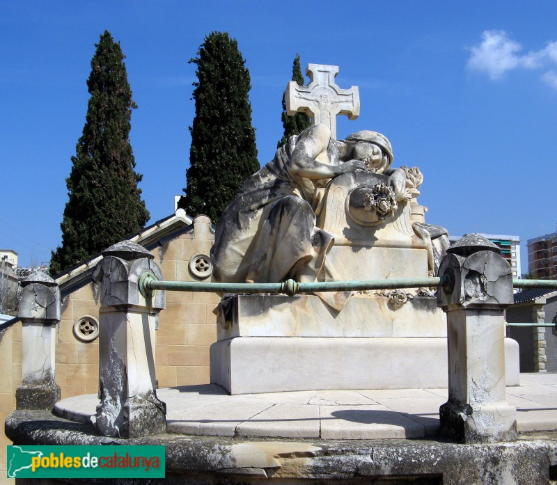 El Masnou - Cementiri - Panteó Sensat-Pagès (Foto: Albert Esteves, 2007) El Masnou - Cementiri - Panteó Sensat-Pagès