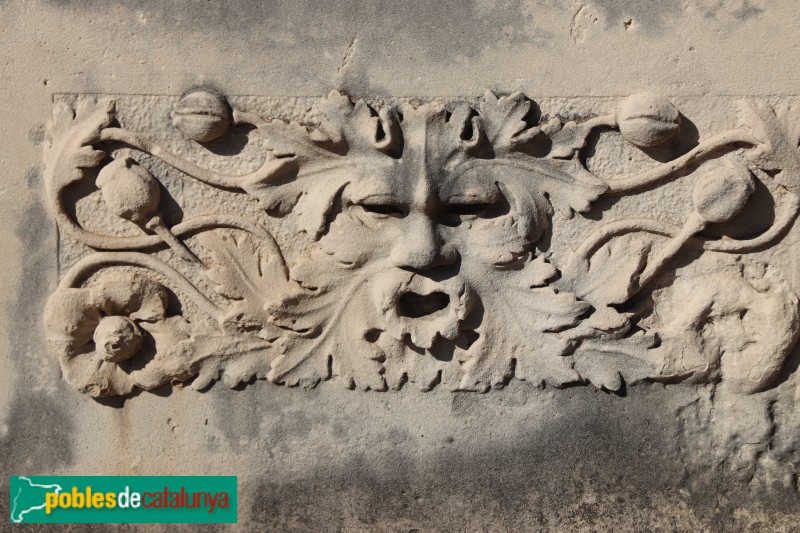 El Masnou - Cementiri. Sepulcre Pere-Grau Maristany (Foto: Albert Esteves, 2021) El Masnou - Cementiri. Sepulcre Pere-Grau Maristany