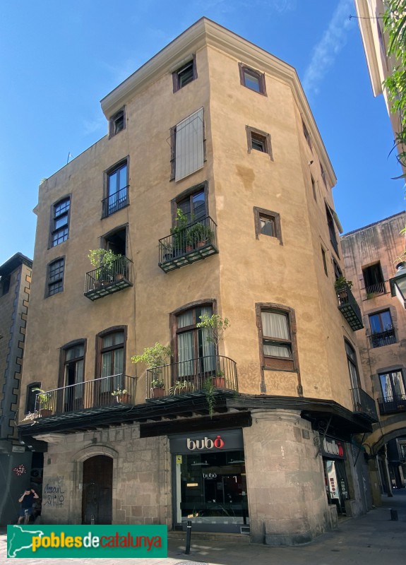 Barcelona - Carrer Canvis Nous, 15 (Foto: Albert Esteves, 2021) Barcelona - Carrer Canvis Nous, 15