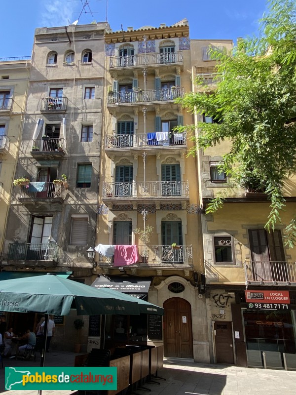 Barcelona - Plaça de les Olles, 6 (Foto: Albert Esteves, 2021) Barcelona - Plaça de les Olles, 6