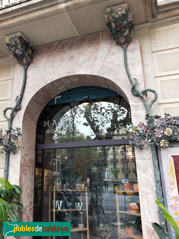 Barcelona - Farmàcia Viladot (Foto: Albert Esteves, 2021) Barcelona - Farmàcia Viladot