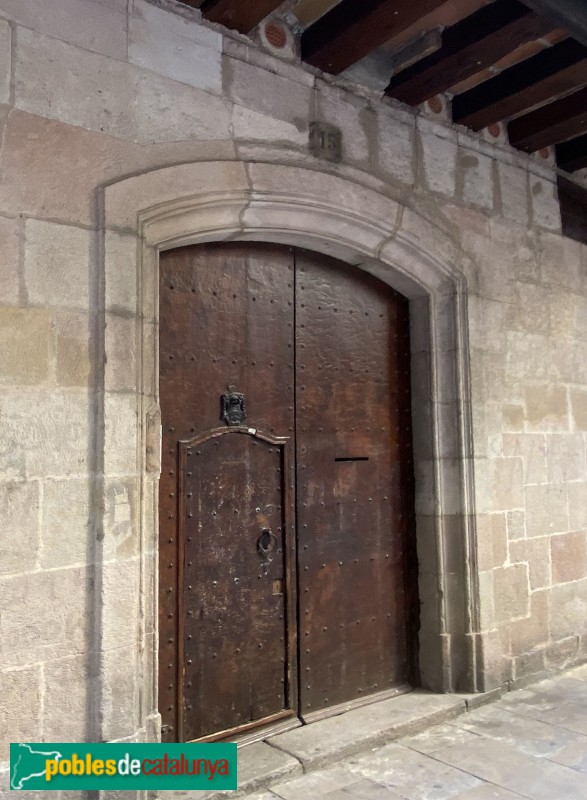 Barcelona - Carrer Canvis Nous, 15 (Foto: Albert Esteves, 2021) Barcelona - Carrer Canvis Nous, 15